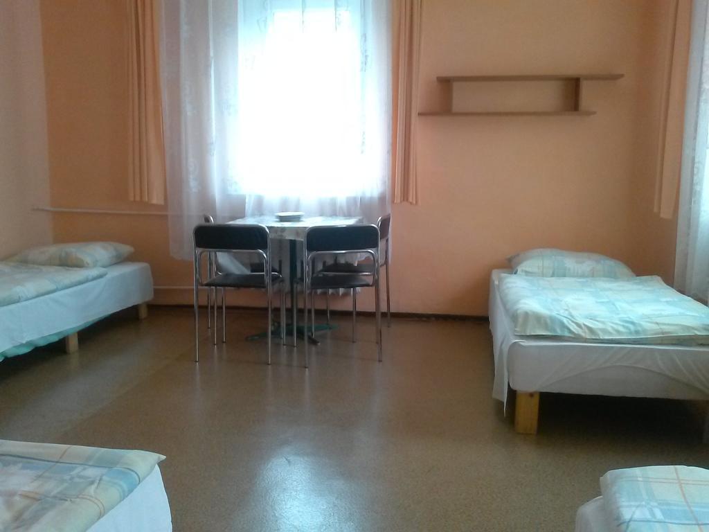 Pod Zielonym Kogutem Hostel Дужники Здрой Стая снимка