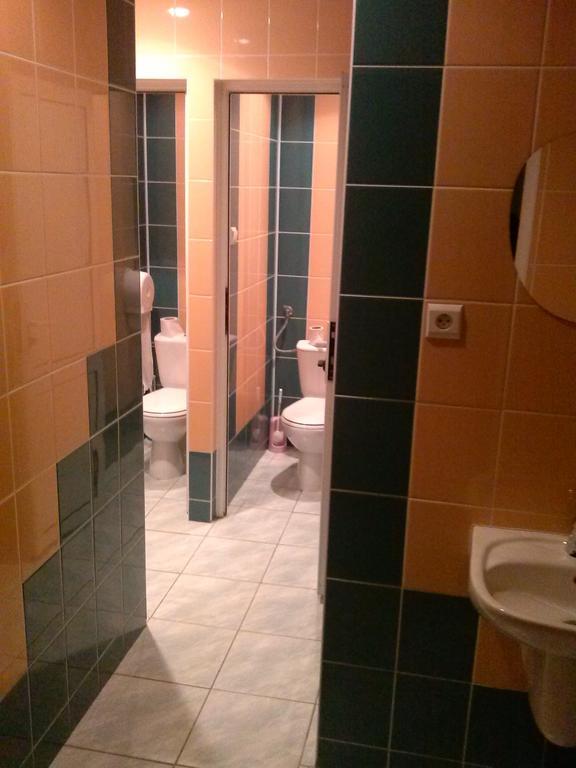 Pod Zielonym Kogutem Hostel Дужники Здрой Екстериор снимка